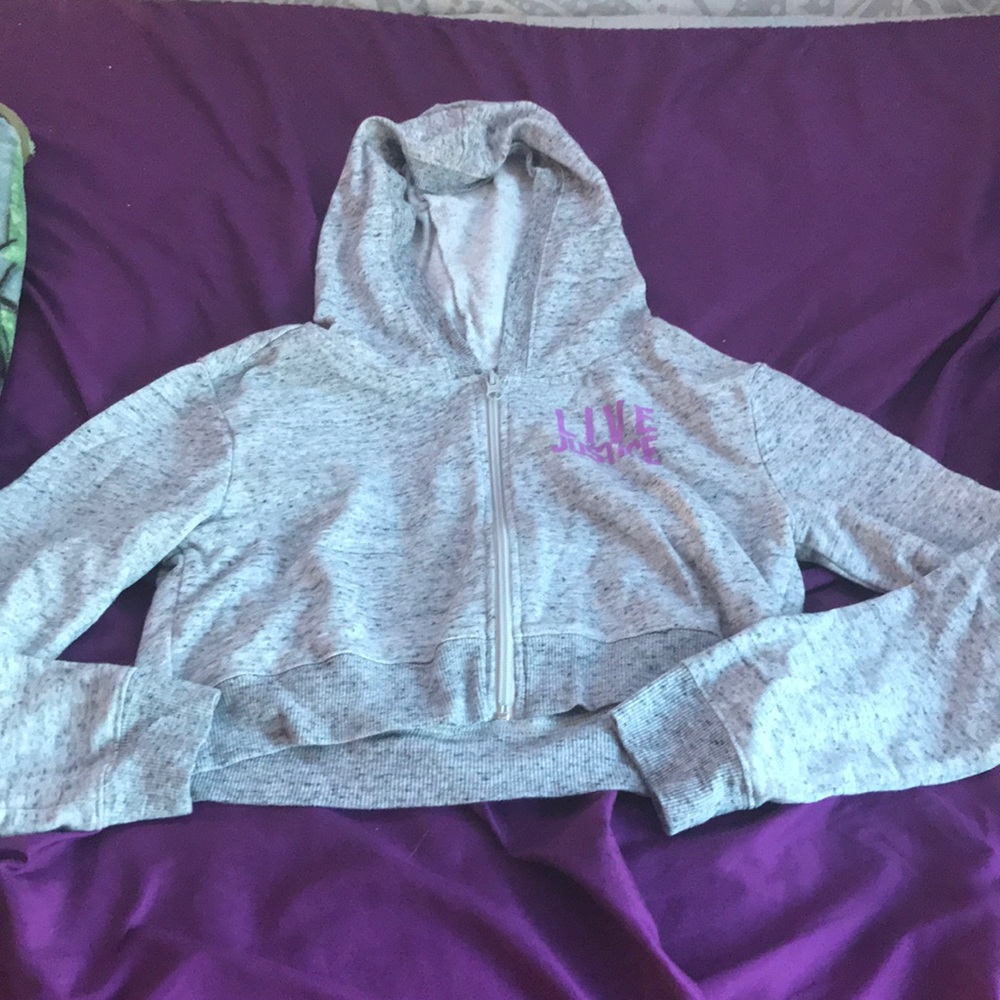 Long-Sleeved Cropped Grey Shirt